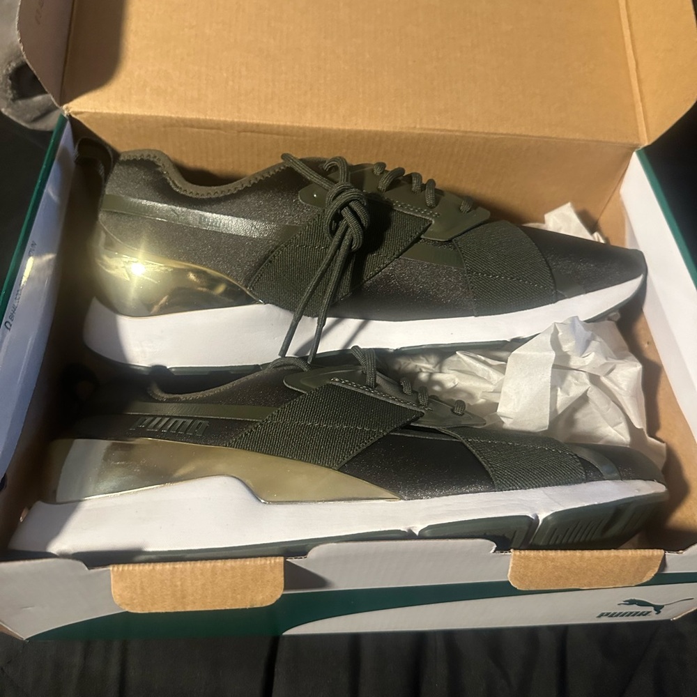 Puma Green and Gold Athletic Shoes with Modern Design